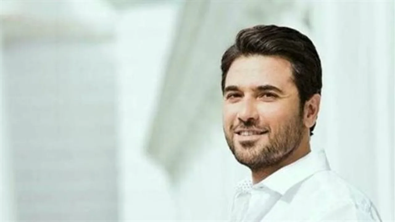 أبرز المحطات الفنية.. رحلة أحمد عز السينمائية من مذكرات مراهقة إلى ولاد رزق